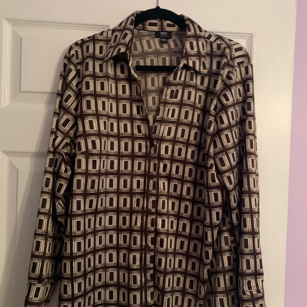 Vneck button down